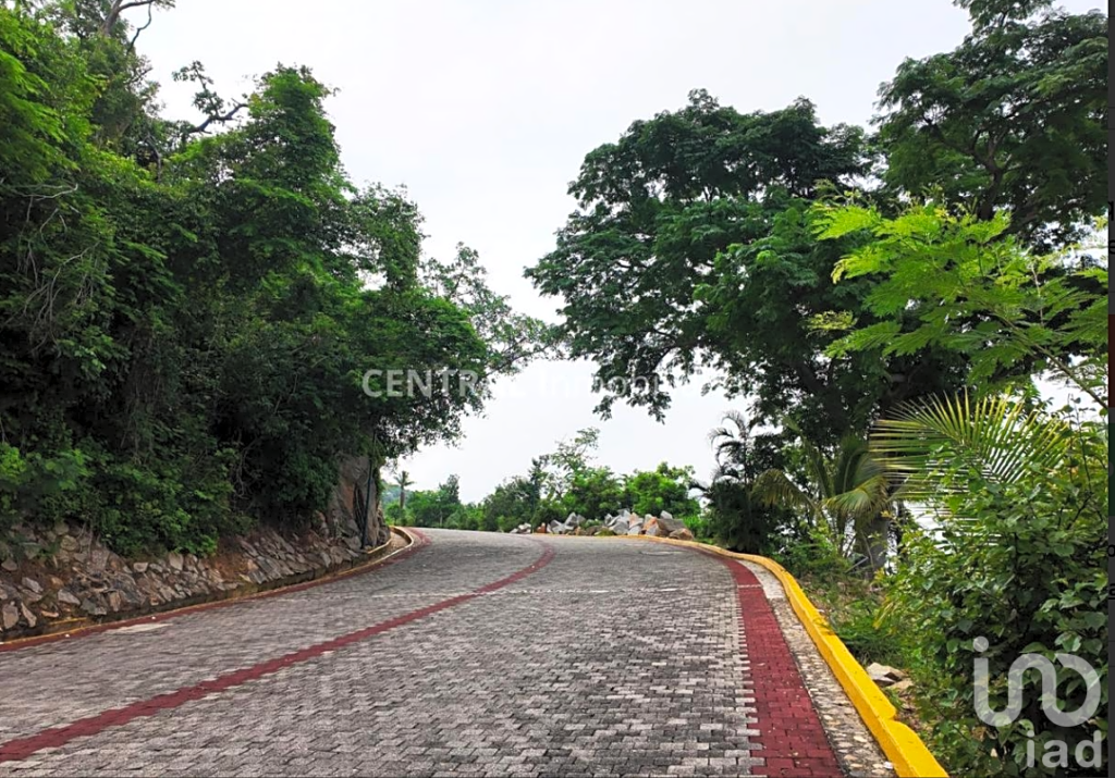 TERRENO EN BRISAS MARQUEZ EN VENTA CON VISTA AL MAR