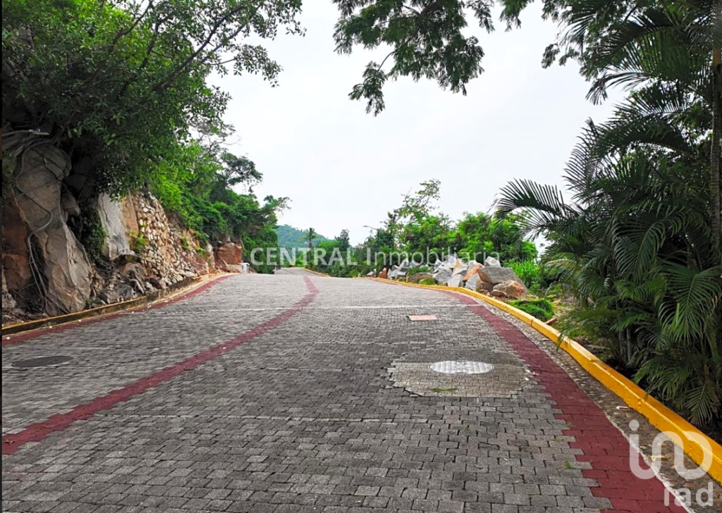 TERRENO EN BRISAS MARQUEZ EN VENTA CON VISTA AL MAR