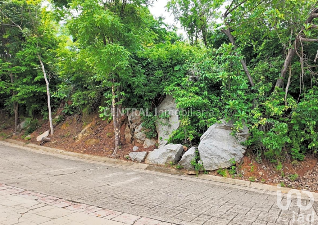 TERRENO EN BRISAS MARQUEZ EN VENTA CON VISTA AL MAR