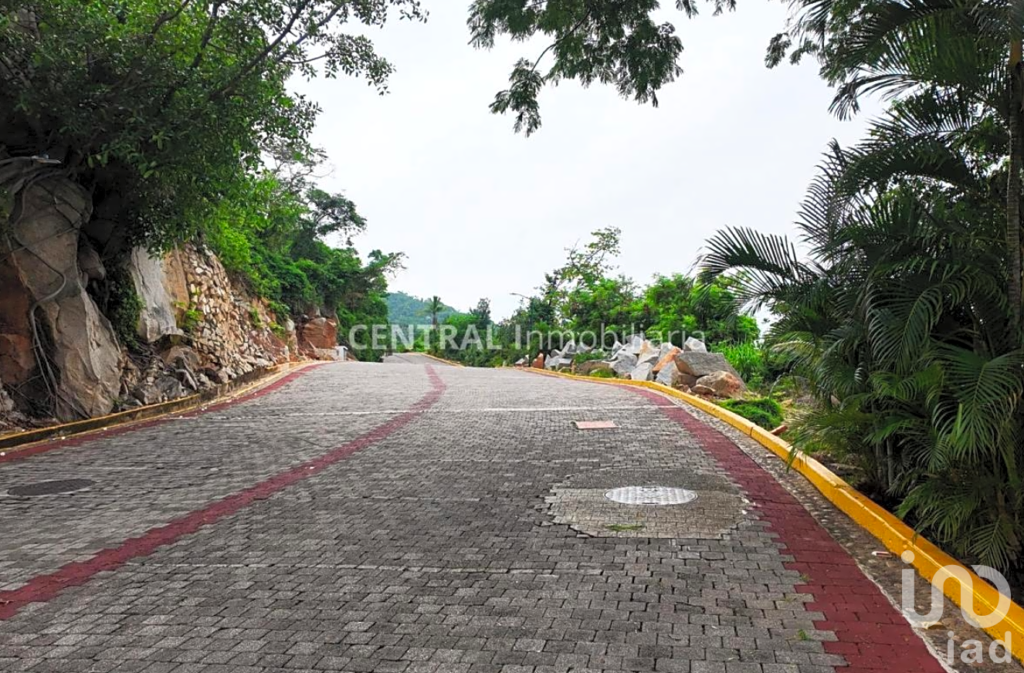 TERRENO EN VENTA CON VISTA AL MAR