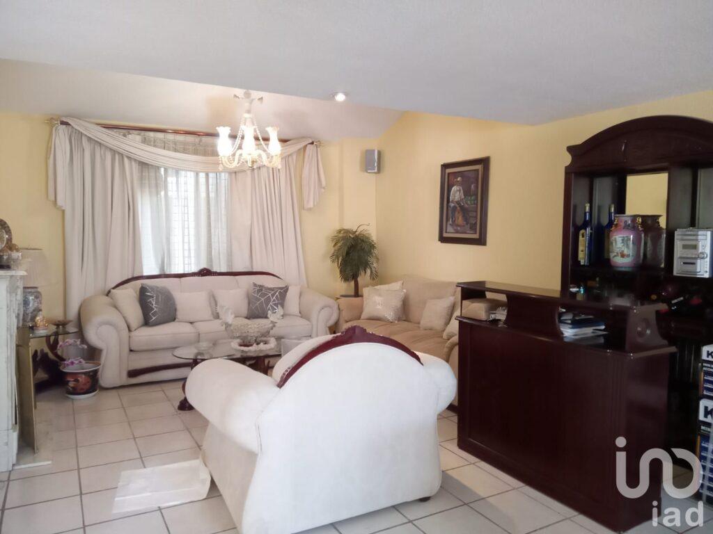 Casa en VENTA en Av. Cordillera de Arakan, Lomas 4ta. SLP, Uso de suelo Mixto