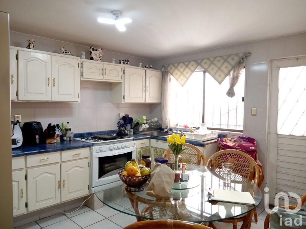 Casa en VENTA en Av. Cordillera de Arakan, Lomas 4ta. SLP, Uso de suelo Mixto