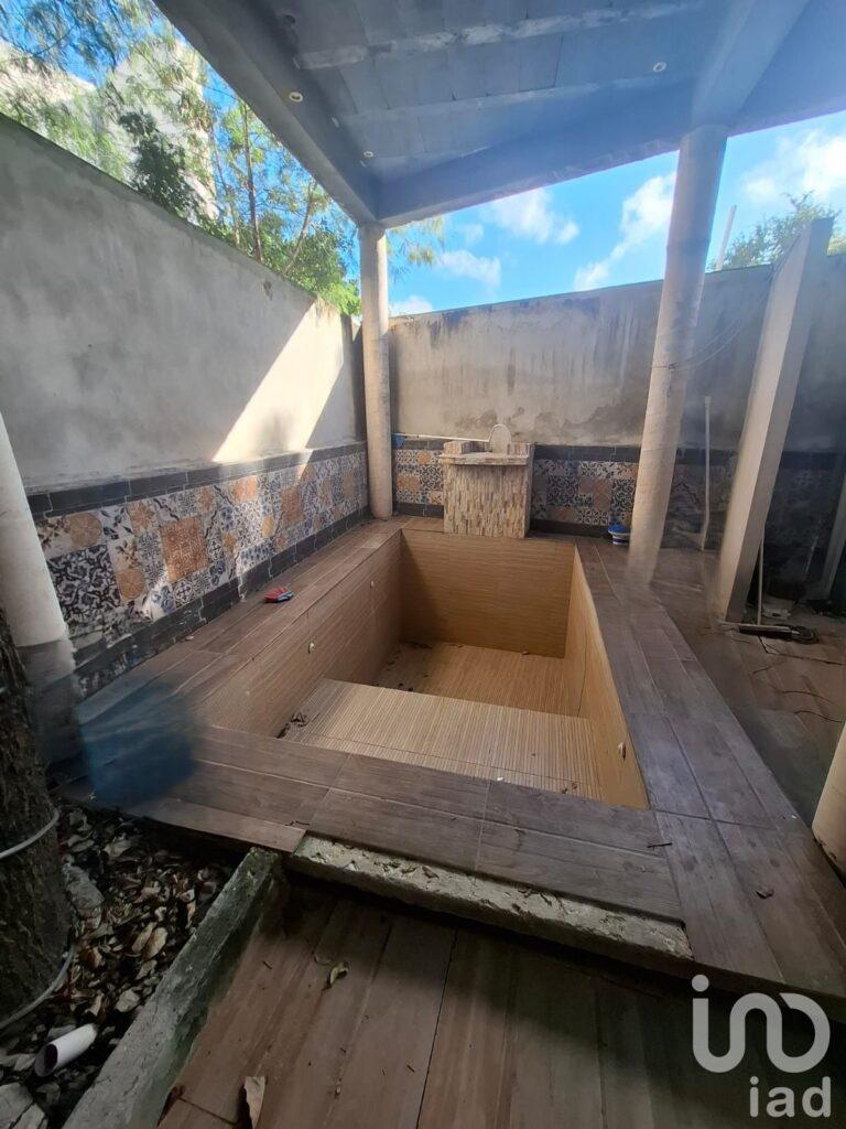 VENTA CASA 3 NIVELES EN OBRA GRIS, CENTRO MERIDA, YUCATAN.