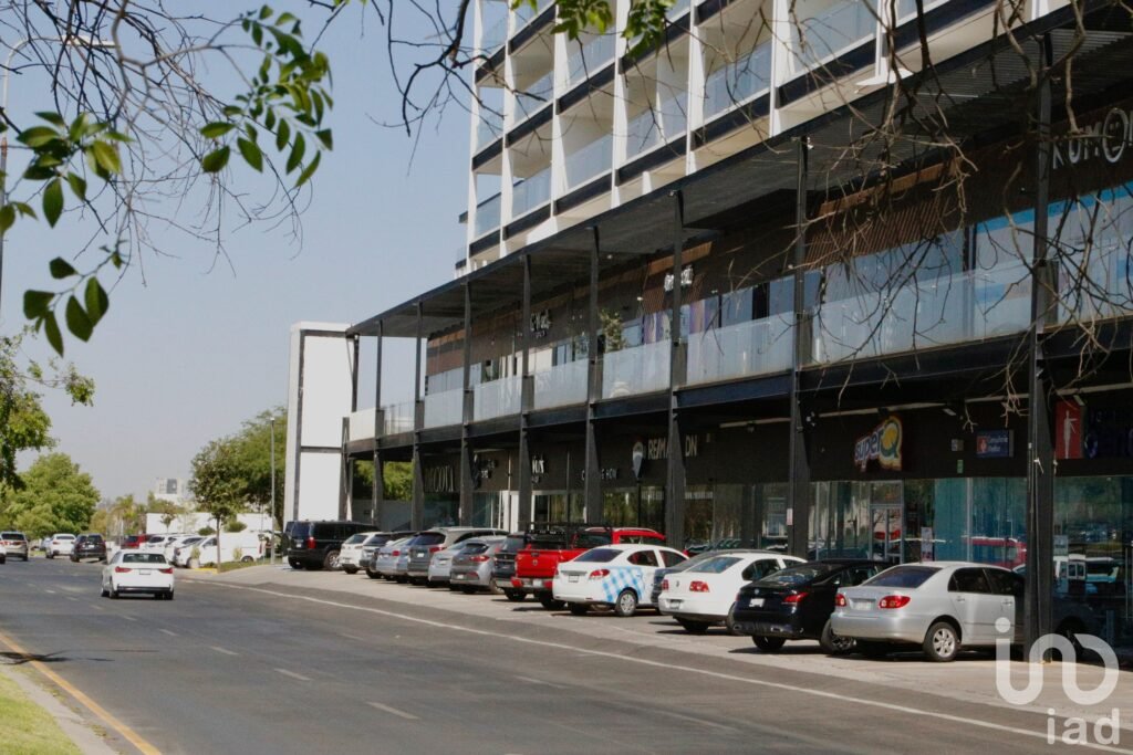 VENTA DE LOCAL COMERCIAL EN EL CAMPANARIO – LA MEJOR ZONA DE QUERÉTARO LISTO PARA USARSE