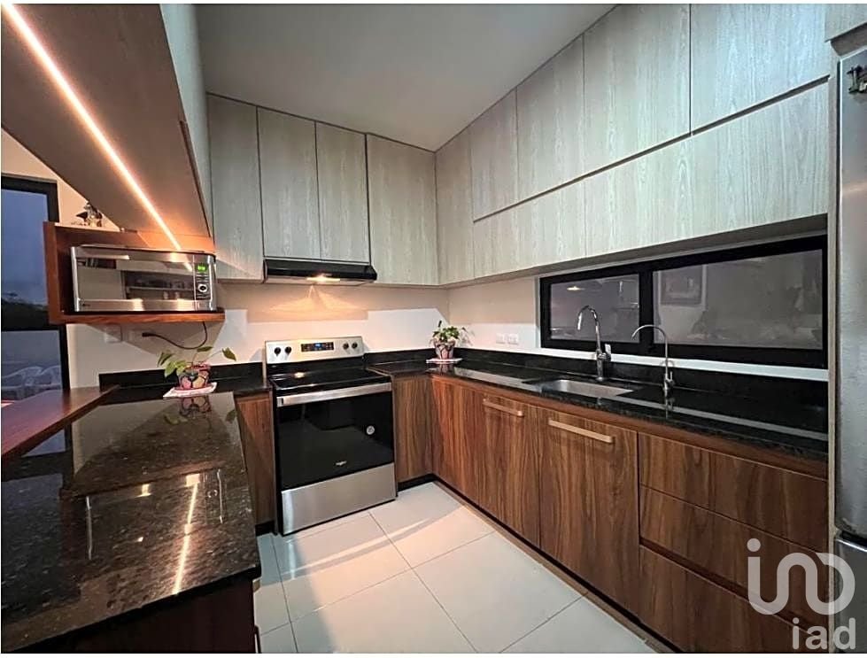 VENTA CASA EN EL NORTE DE MÉRIDA, ZONA CONKAL, ALDORIA