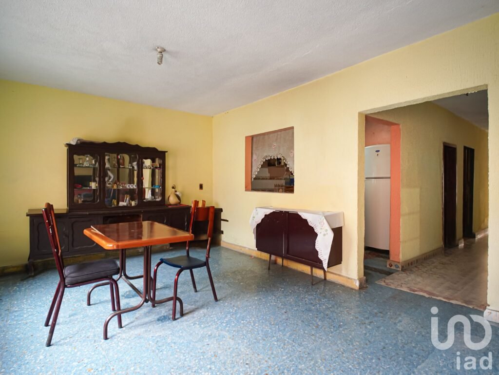 VENTA  DE CASA  A PRECIO DE TERRENO EN ZONA ESCOLAR, GAM.