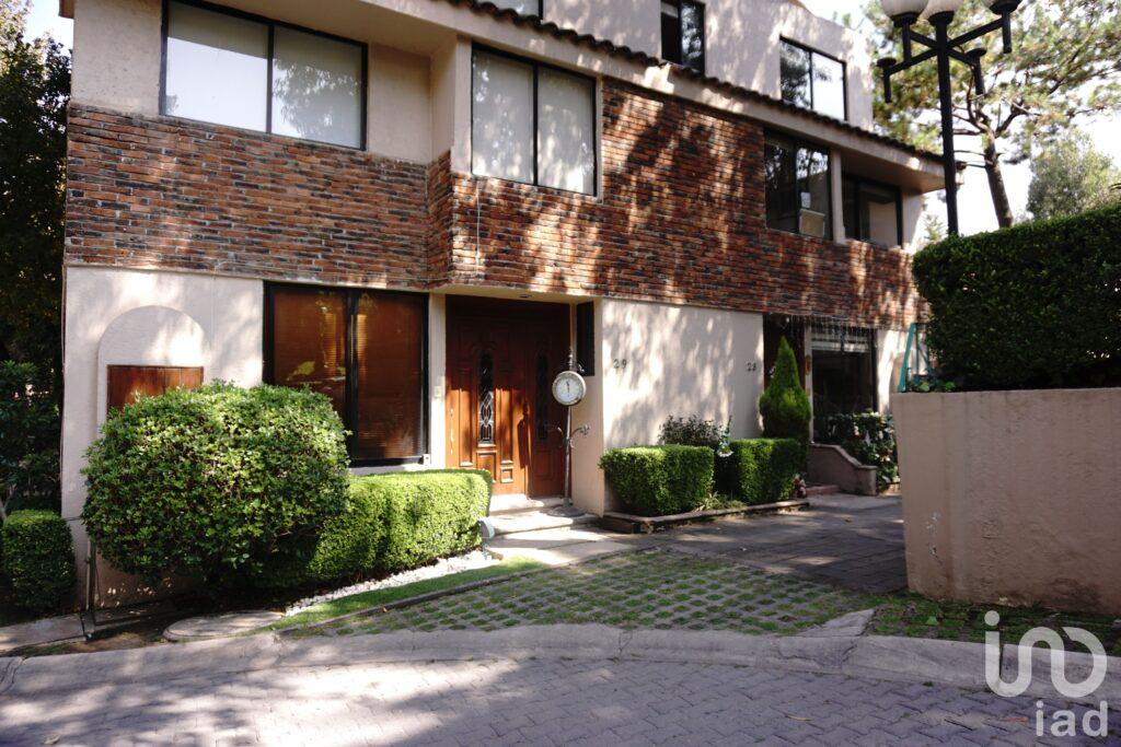 Casa en venta en Condominio Caserio del Bosque, El Molino, Cuajimalpa, CDMX. Cerca de Santa Fe