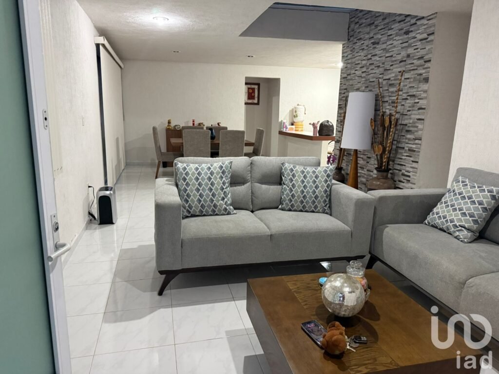 Casa en Jardines de San Jose