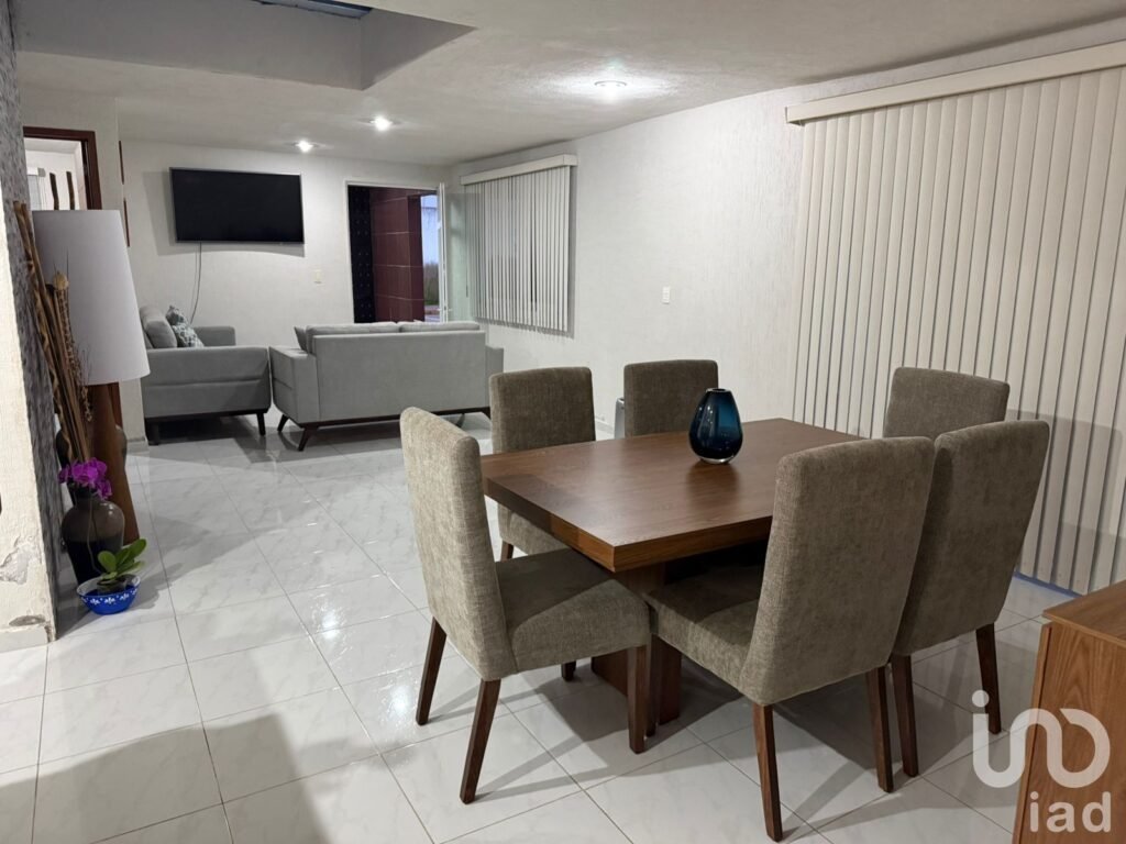 Casa en Jardines de San Jose