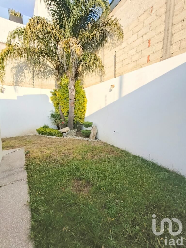 Casa en Jardines de San Jose