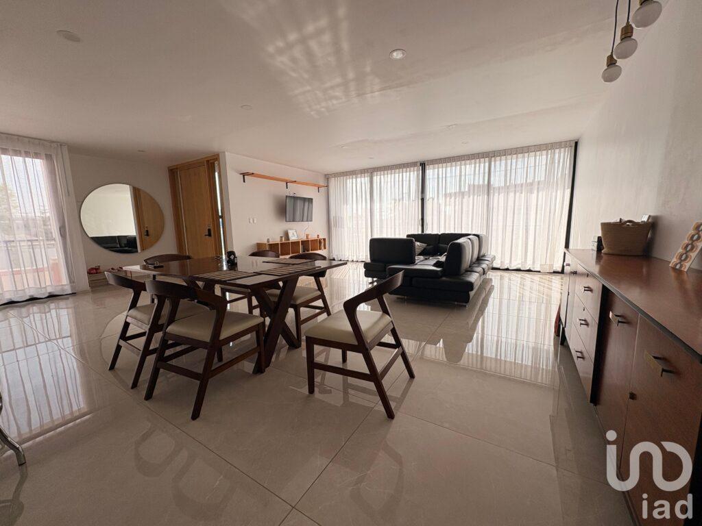 Se renta departamento amueblado muy amplio en Valle de San Javier, Pachuca, Hidalgo.