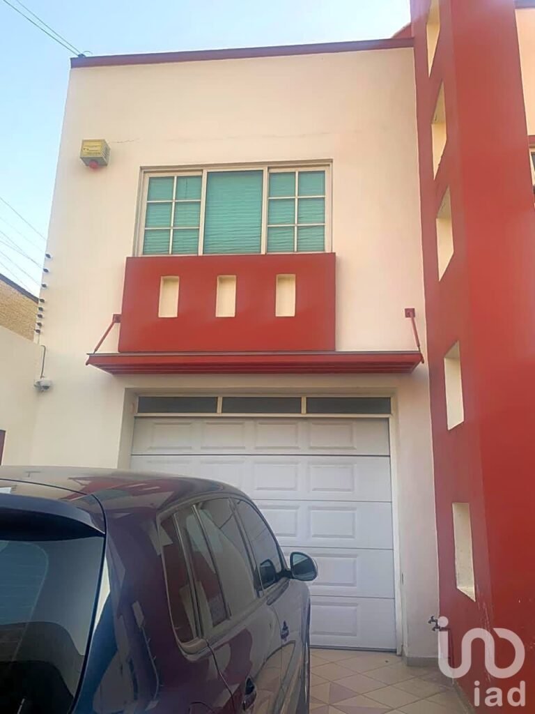 Casa en Venta, en Col. Agrícola Bellavista, Metepec, México