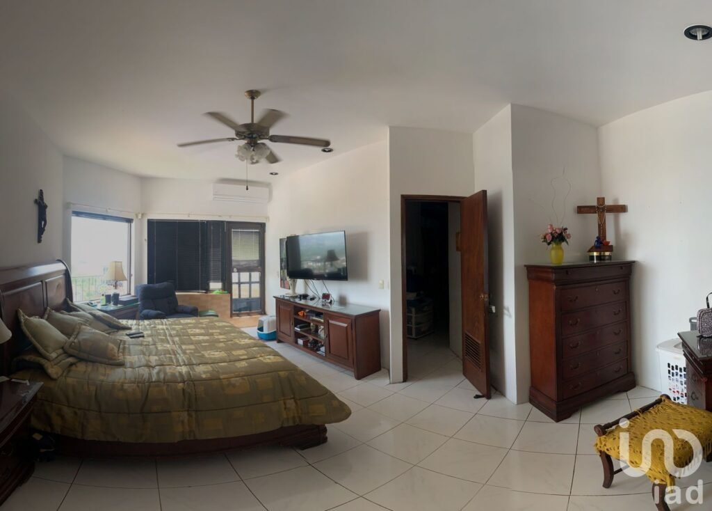 Castillo para remodelar en San Pedro Garza García