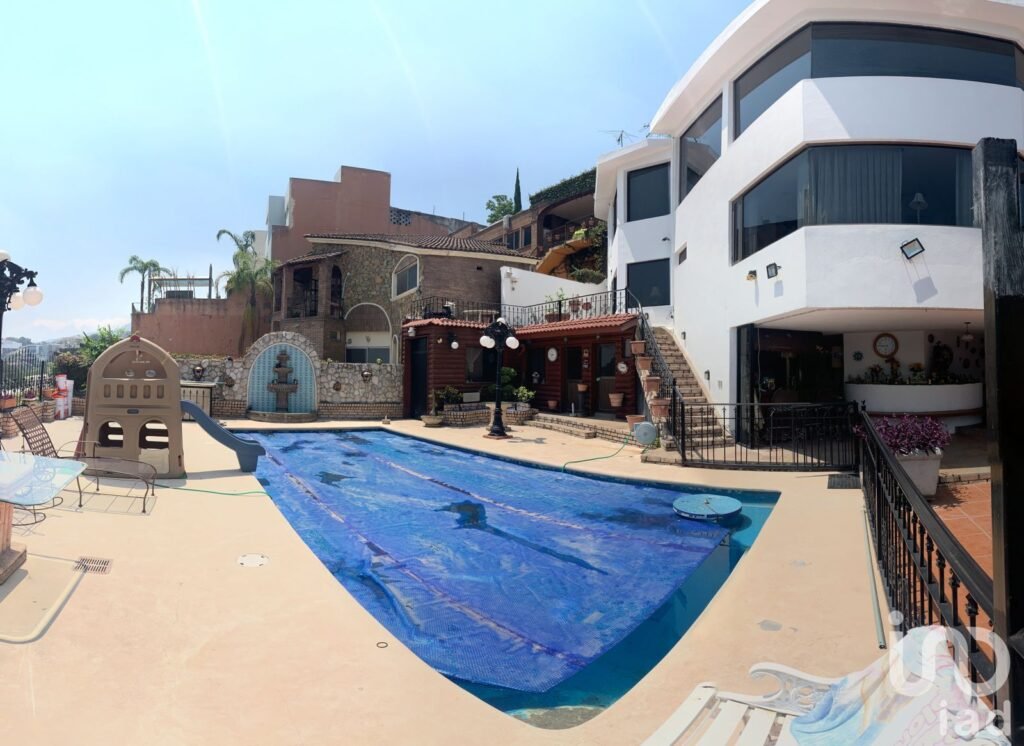 Castillo para remodelar en San Pedro Garza García