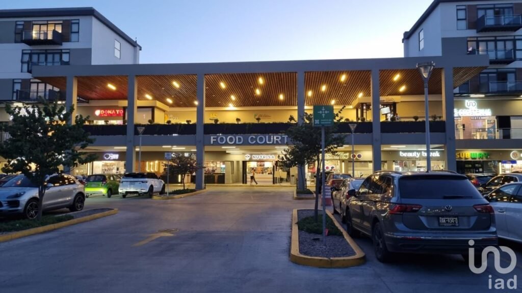 Venta de Local Plaza Xentric Zibata