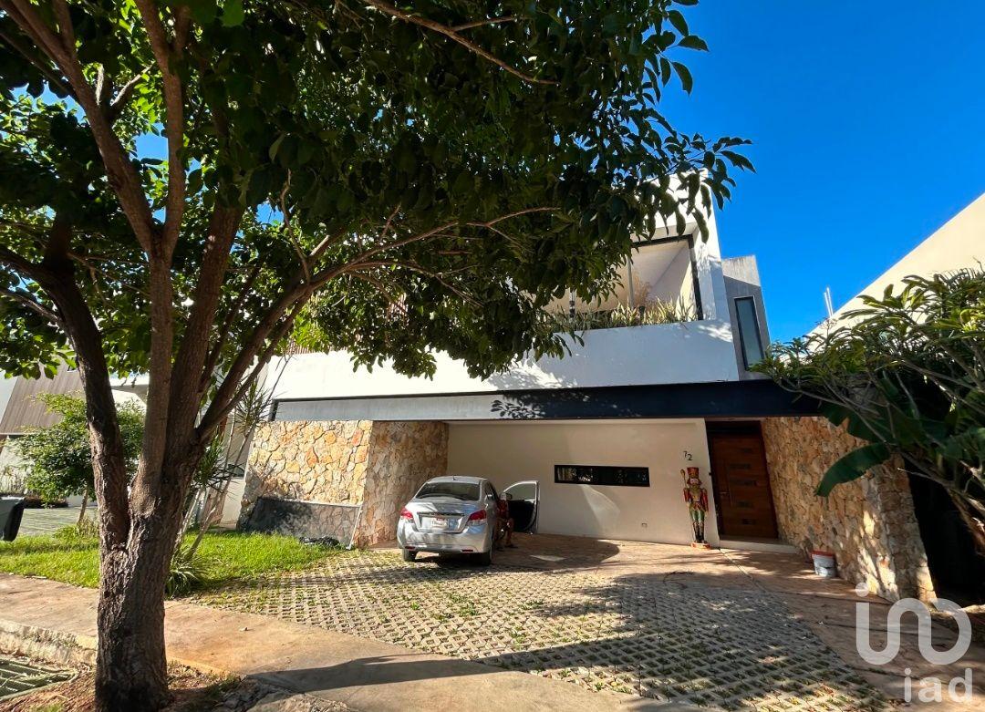 Casa en venta en Yucatán Country Club.