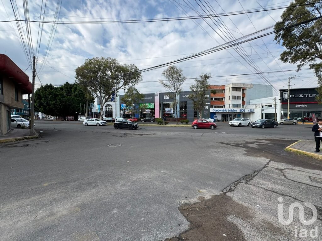 LOCAL EN RENTA EN ESQUINA EN AVENIDA CON BUEN TRAFICO