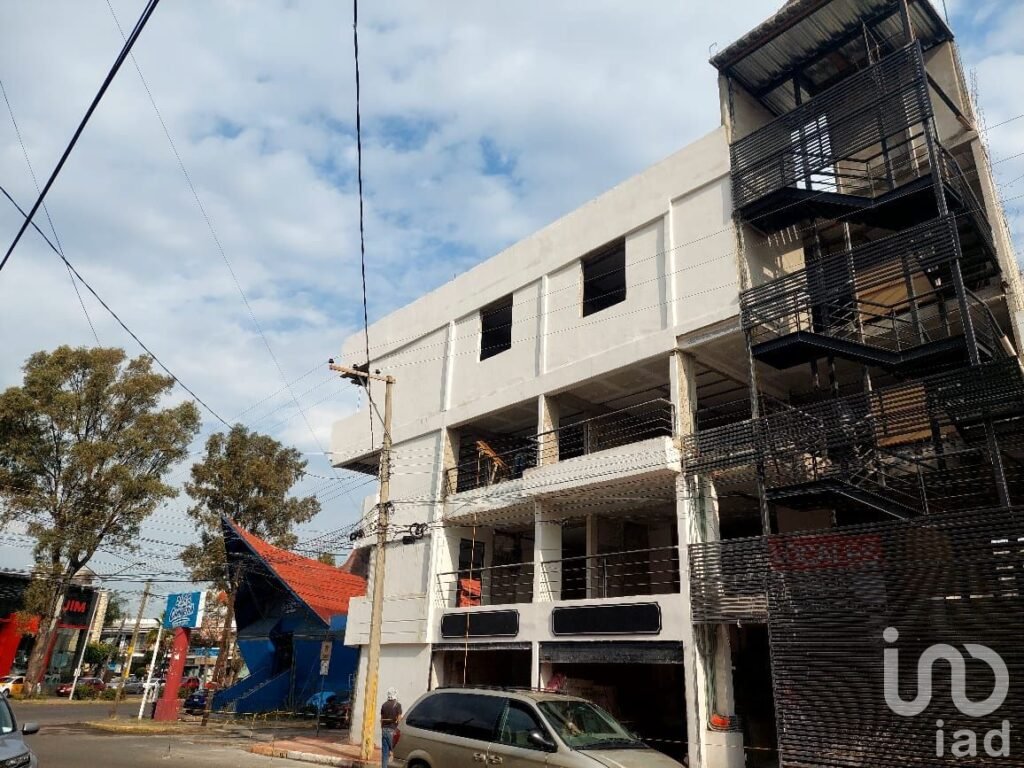 LOCAL EN RENTA EN ESQUINA EN AVENIDA CON BUEN TRAFICO