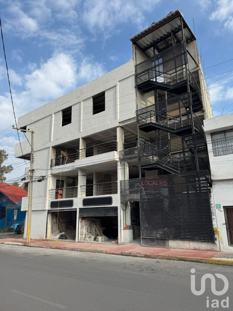 LOCAL EN RENTA EN ESQUINA EN AVENIDA CON BUEN TRAFICO