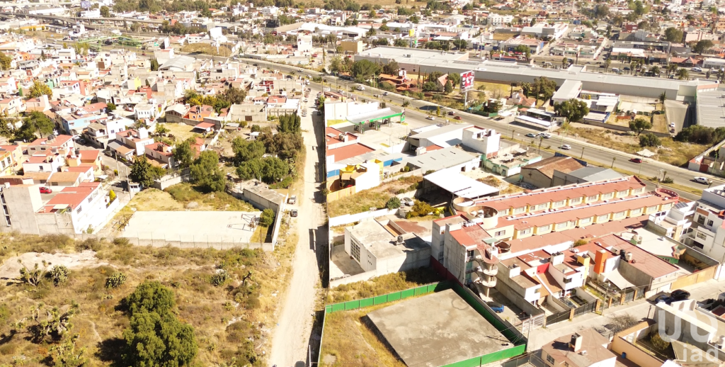 Terreno en zona de crecimiento a 2 minutos de Villa Airosa, Bld Colosio