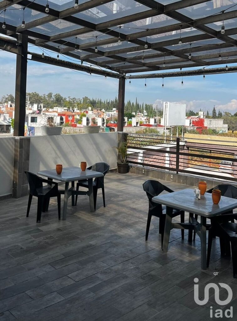 EDIFICIO COMERCIAL EN VENTA, SAN JUAN DEL RÍO, QRO. BAR O RESTAURANTE CON  HOYOS PARA BARBACOA