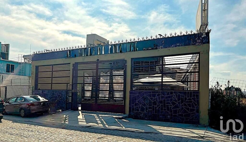 EDIFICIO COMERCIAL EN VENTA, SAN JUAN DEL RÍO, QRO. BAR O RESTAURANTE CON  HOYOS PARA BARBACOA