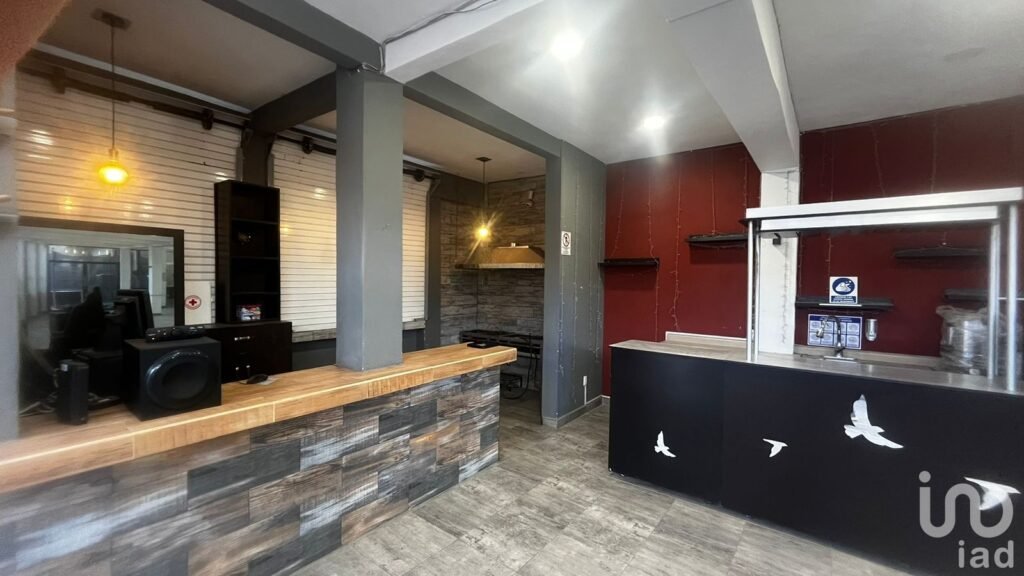 EDIFICIO COMERCIAL EN VENTA, SAN JUAN DEL RÍO, QRO. BAR O RESTAURANTE CON  HOYOS PARA BARBACOA