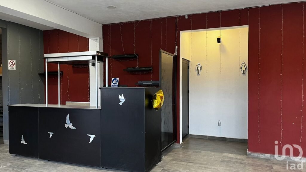 EDIFICIO COMERCIAL EN VENTA, SAN JUAN DEL RÍO, QRO. BAR O RESTAURANTE CON  HOYOS PARA BARBACOA