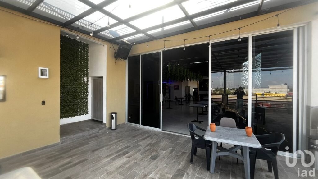 EDIFICIO COMERCIAL EN VENTA, SAN JUAN DEL RÍO, QRO. BAR O RESTAURANTE CON  HOYOS PARA BARBACOA