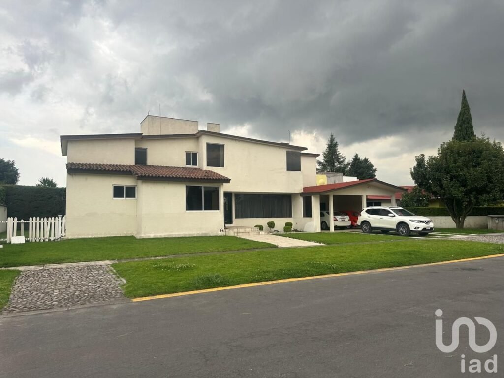 Casa en Venta en Paseo de Santa Ana, La Asunción, Metepec, México