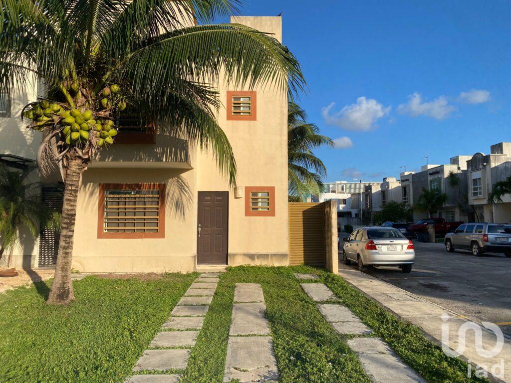 CASA EN RENTA JARDINES DEL SUR CANCUN QUINTANA ROO