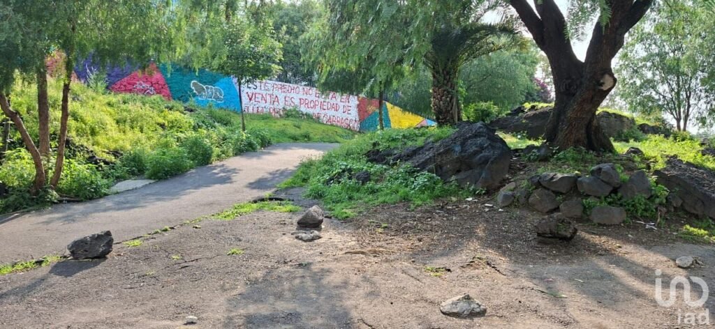 VENDO EXCELENTE TERRENO EN AV DEL IMÁN