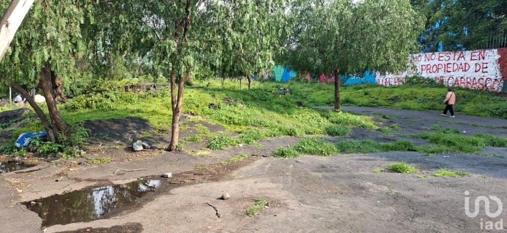 VENDO EXCELENTE TERRENO EN AV DEL IMÁN