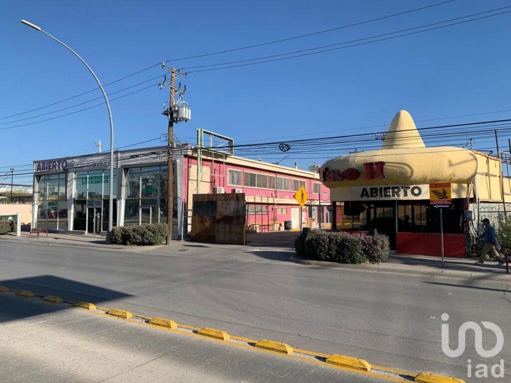 EDIFICIO COMERCIAL EN VENTA EN CD JUÁREZ CHIH. AV PASEO TRIUNFO AMPLIO ESTACIONAMIENTO