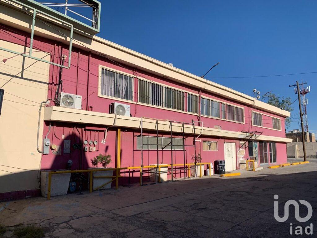 EDIFICIO COMERCIAL EN VENTA EN CD JUÁREZ CHIH. AV PASEO TRIUNFO AMPLIO ESTACIONAMIENTO