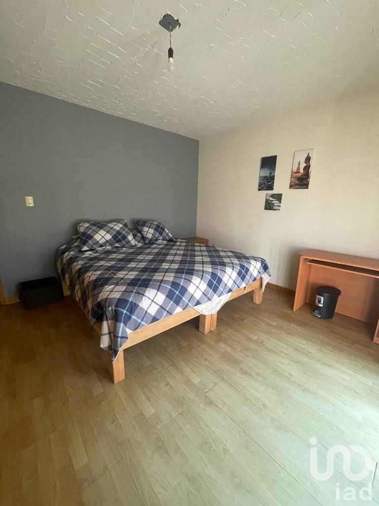 RENTA DE CASA EN FRACC. MIRAVALLE EN ZONA PONIENTE EN CD. DE SAN LUIS POTOSI FRENTE A PLAZA SAN LUIS