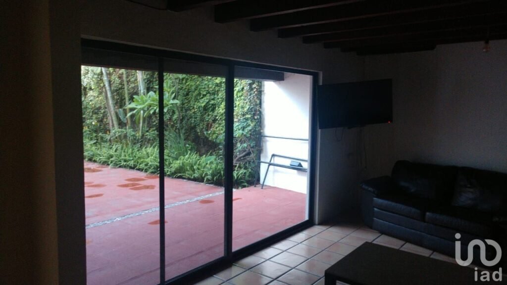 CASA SOLA EN VENTA EN FRACCIONAMIENTO EN ZONA NORTE DE CUERNAVACA PRIVADA ZAMORA COLONIA MARAVILLAS