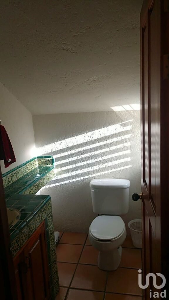 CASA SOLA EN VENTA EN FRACCIONAMIENTO EN ZONA NORTE DE CUERNAVACA PRIVADA ZAMORA COLONIA MARAVILLAS