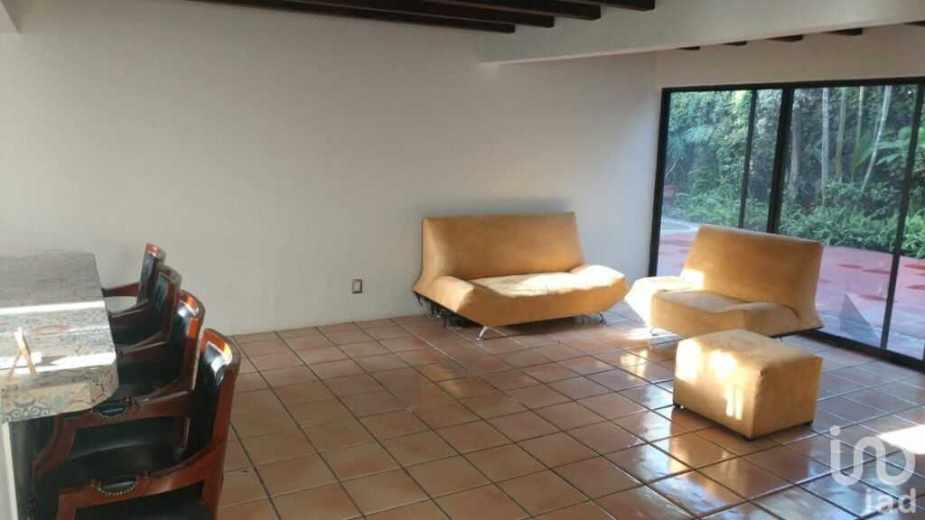 CASA SOLA EN VENTA EN FRACCIONAMIENTO EN ZONA NORTE DE CUERNAVACA PRIVADA ZAMORA COLONIA MARAVILLAS