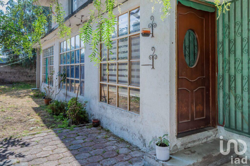 Casa EN VENTA con amplio terreno y opción a crecimiento en San Miguel Totolcingo, Acolman