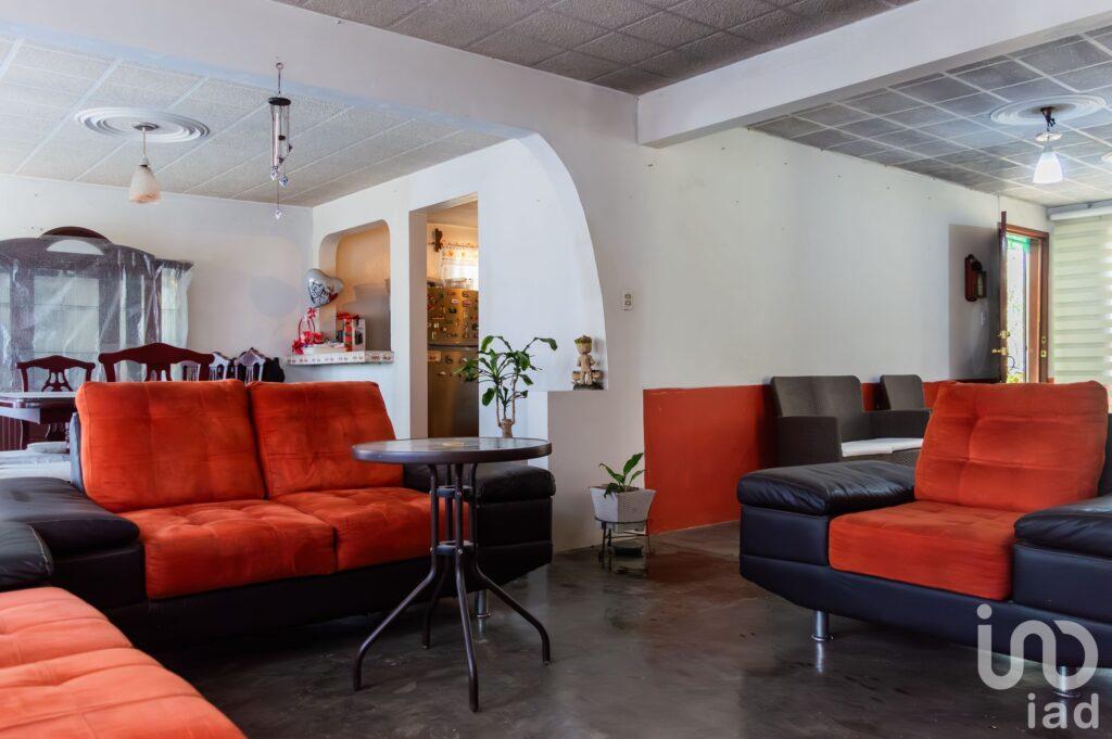 Casa EN VENTA con amplio terreno y opción a crecimiento en San Miguel Totolcingo, Acolman