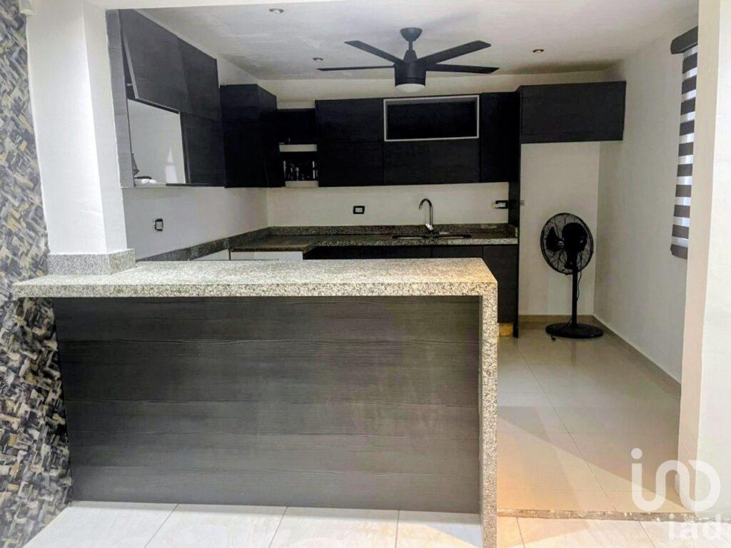 Casa en venta Jardines de Canada Escobedo NL con paneles solares