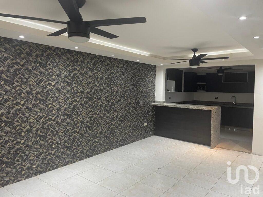 Casa en venta Jardines de Canada Escobedo NL con paneles solares