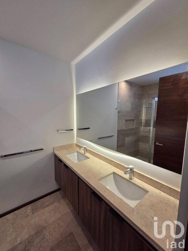Casa en VENTA en Privada San Angel V