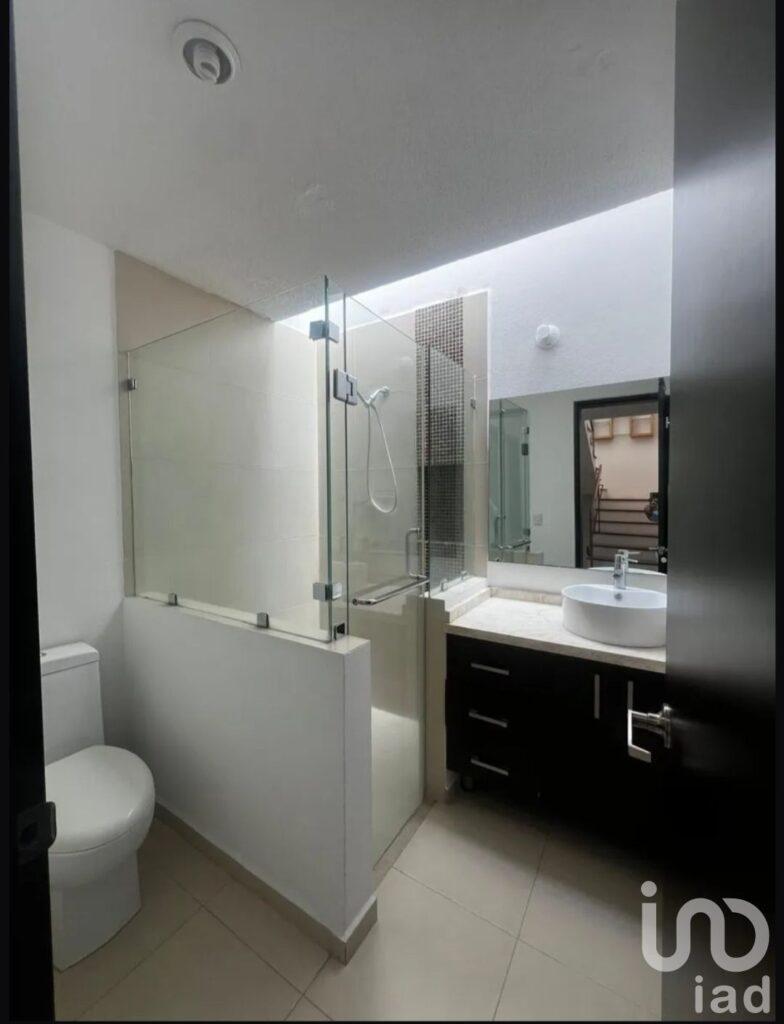 VENTA DE CASA EN JRIQUILLA SANTA FE