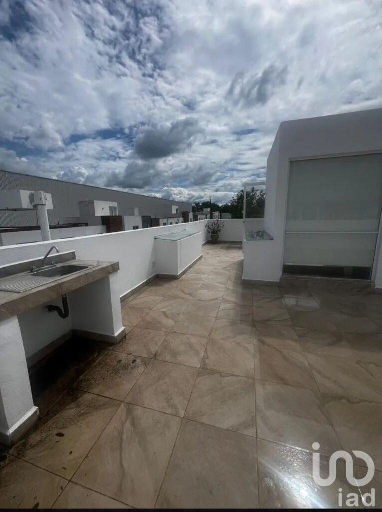 VENTA DE CASA EN JRIQUILLA SANTA FE