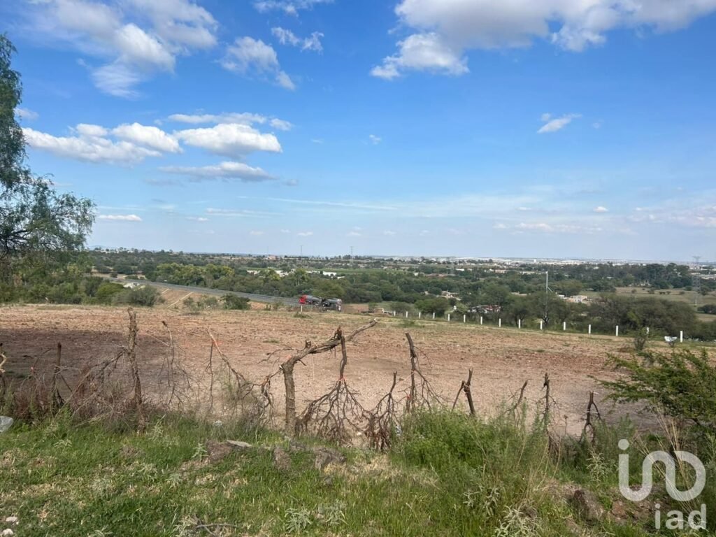 TERRENO EN VENTA EN AV. LOS ARQUITOS, JESUS MARIA, AGUASCALIENTES SUP. 12,817 M2