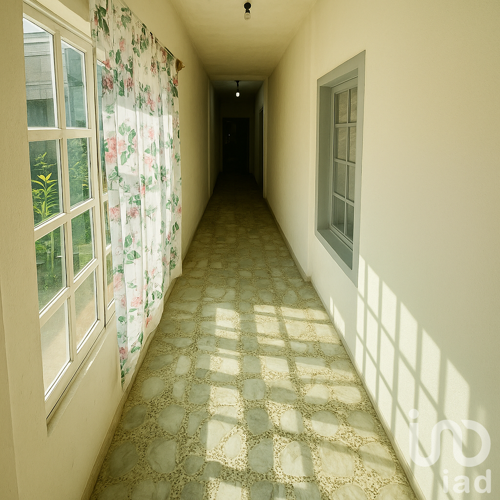 Inmueble con dos viviendas y amplio terreno