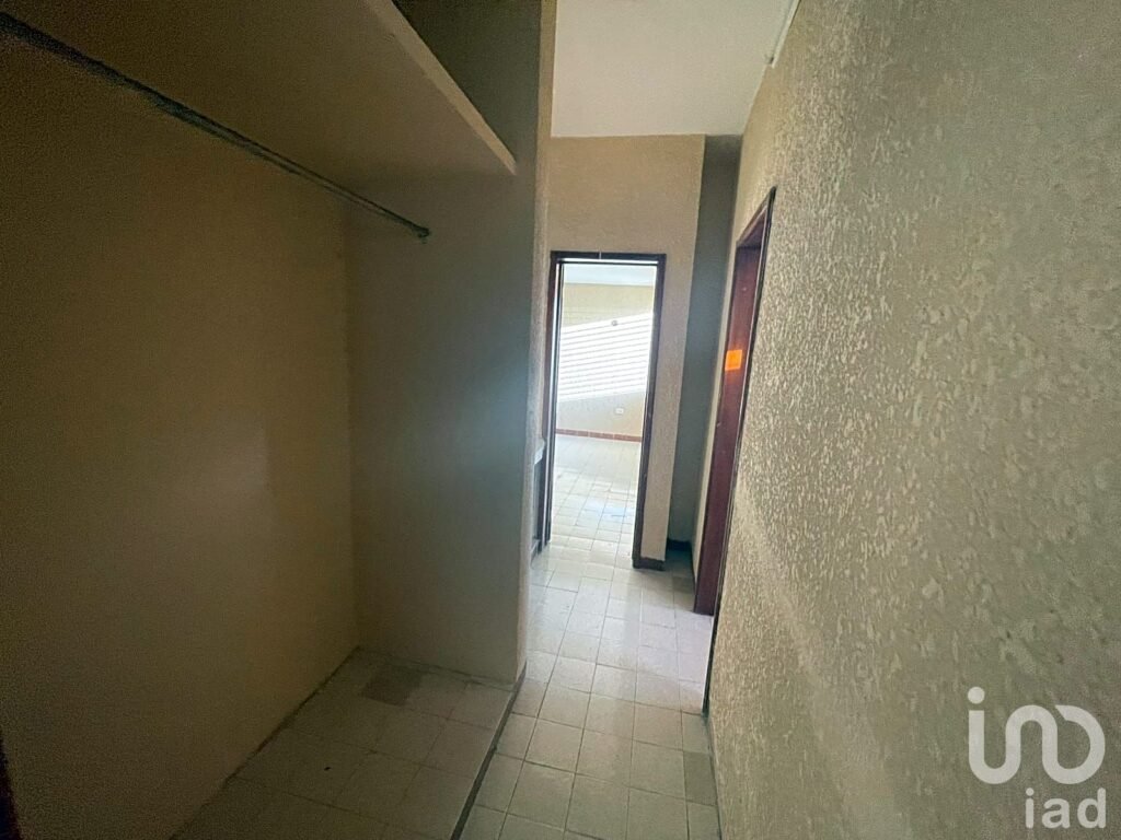 CASA EN VENTA EN LA COLONIA NUEVA ALEMAN, MERIDA, YUCATÁN 4 RECAMARAS