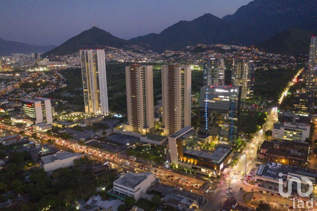 DEPARTAMENTOS EN PREVENTA  Desde 43m2 hasta 117m² y desde $5;200,000.a $11;800,00. MORONES SKY TOWER